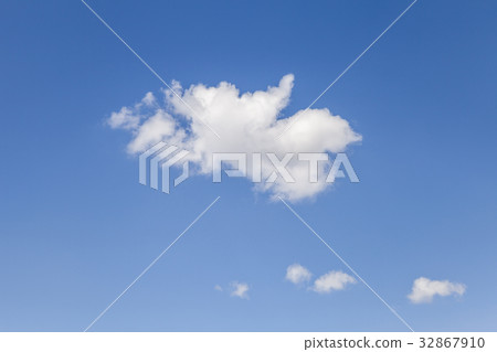 Cloud in blue sky 32867910