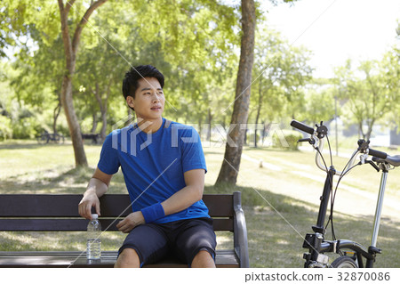 Sports, bicycle 32870086