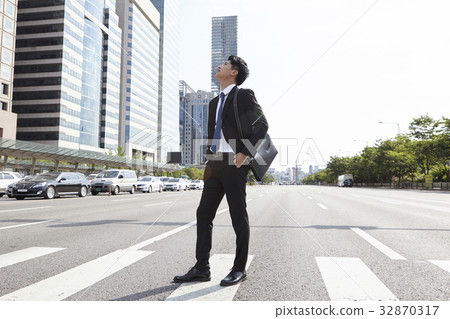 Businessman, securities company, Yeouido, Yeongdeungpo-gu, Seoul 32870317