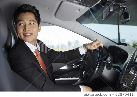 Businessman Businessman 32870411