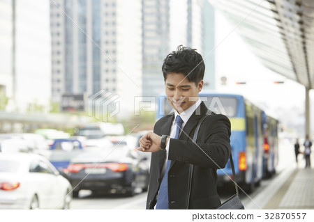 Businessmen, Yeouido Transit Center, Securities, Yeouido, Yeongdeungpo-gu, Seoul 32870557