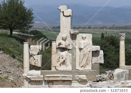The ruins of the ancient antique city of Ephesus t The ruins of the ancient antique city of Ephesus t 32871655