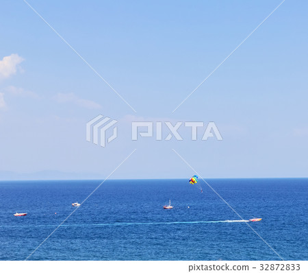 Sunny sea view Sunny sea view 32872833