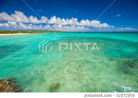 Beach on the beach Beach on the beach 32872858