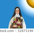 Virgin Mary statue 32873146