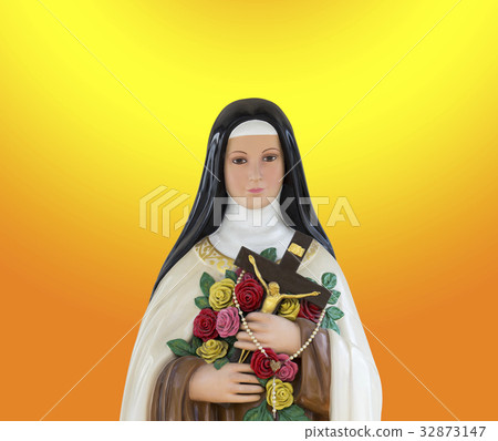 Virgin Mary statue Virgin Mary statue 32873147