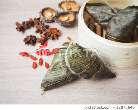 Zongzi chinese food 32873646
