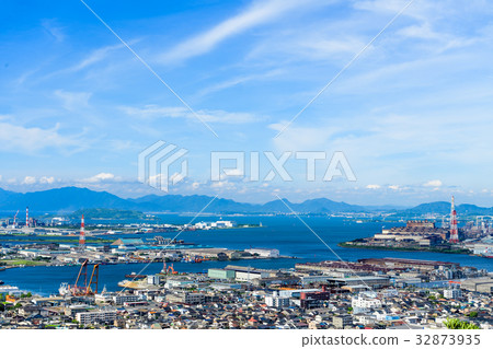 A view from the Takatoyama observation deck in summer (from Dokai Bay to Hibiki, Wakamatsu city area) 32873935