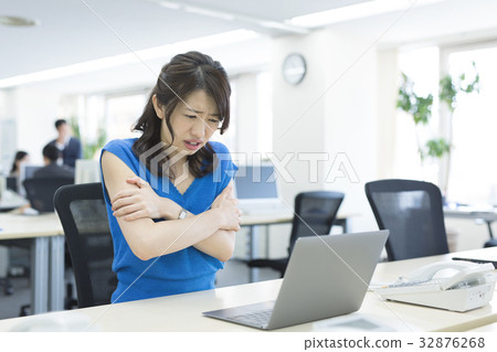 冷辦公室的女人 冷辦公室的女人 32876268