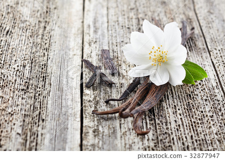 Jasmine with vanilla on a wooden board 32877947