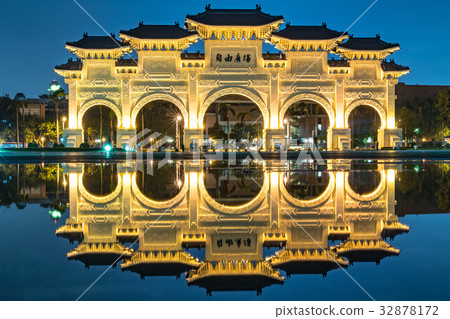 自由廣場 32878172