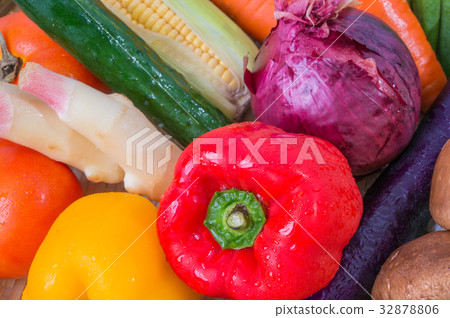 a basket of vegetables 32878806