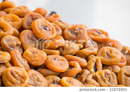 Dried persimmons stacked in mountains Dried persimmons stacked in mountains 32878903