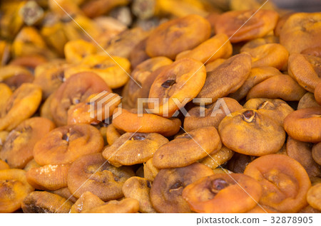 Dried persimmons stacked in mountains Dried persimmons stacked in mountains 32878905
