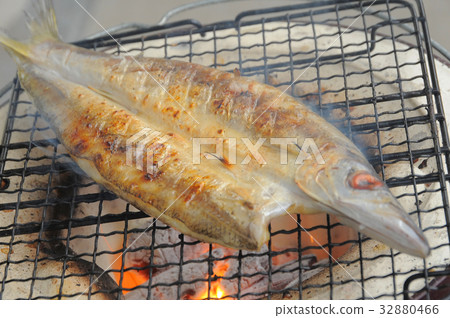 用七個輪子烘乾乾魚 用七個輪子烘乾乾魚 32880466