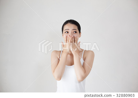 Woman sport gesture surprised 32880903