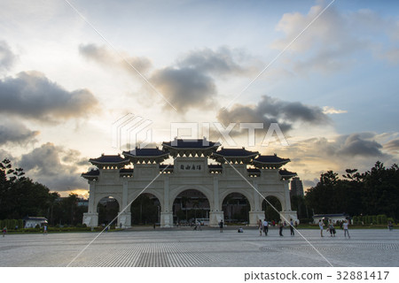 Zhongzheng Jiagetang 32881417