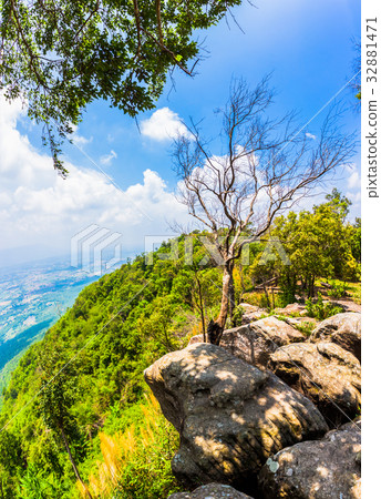 Mor Hin Khao national park 32881471