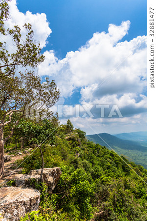 Mor Hin Khao national park 32881477