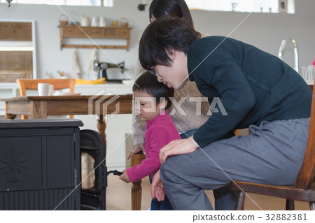 Fireplace family 32882381