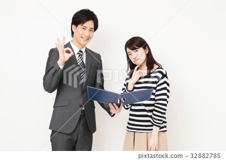 Businessman finance insurance woman male lifestyle 32882785