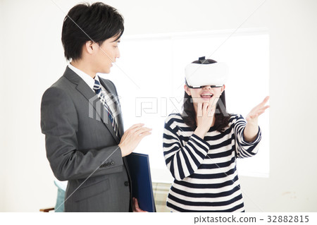 商業房地產改革VR VR眼鏡虛擬現實白背 商業房地產改革VR VR眼鏡虛擬現實白背 32882815