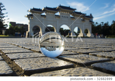 Chiang Kai-shek Memorial Hall 32882899