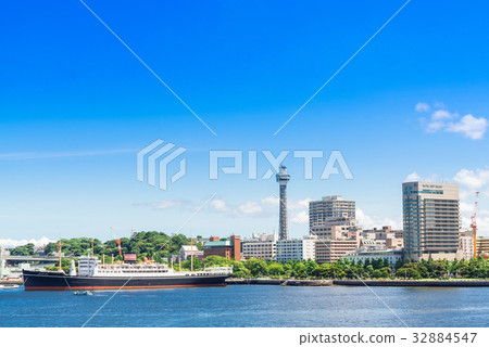 Yokohama Bay Area Hikawa Maru and Marine Tower 32884547