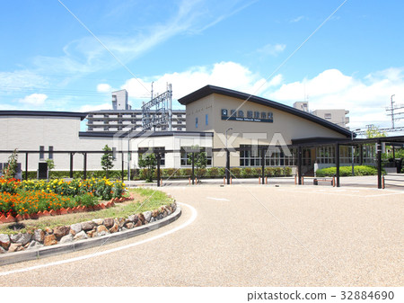 Hankyu Settsu City Station 32884690