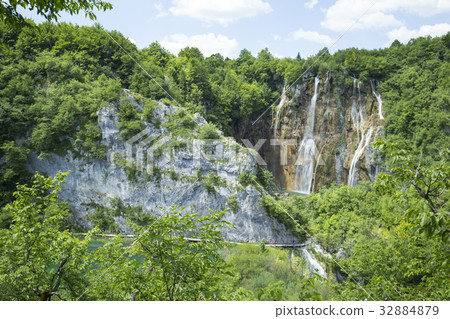 Plitvice waterfall 32884879