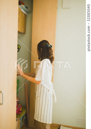 closet, Housewife, housewife 32885040