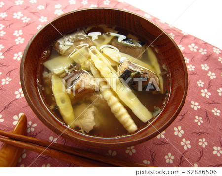 Hosotake和罐頭的美味味噌湯膳食形象 32886506