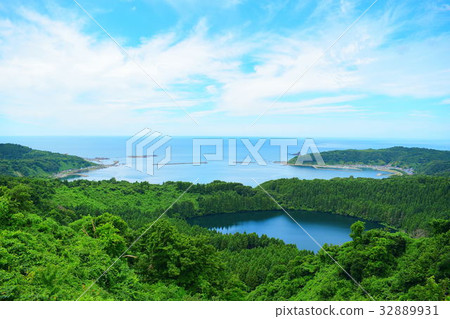 Japan Sea to see from Yappo Japan Sea to see from Yappo 32889931