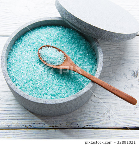 Sea salt on wooden table Sea salt on wooden table 32891021