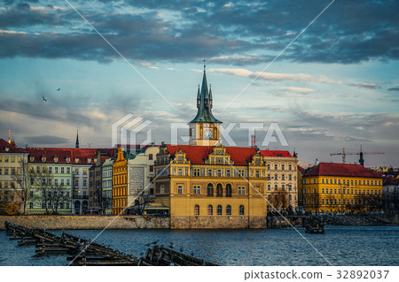 View of Prague Castle and Charles Bridge.Czech View of Prague Castle and Charles Bridge.Czech 32892037