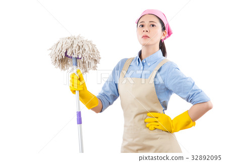 confidence successful housewife standing confidence successful housewife standing 32892095
