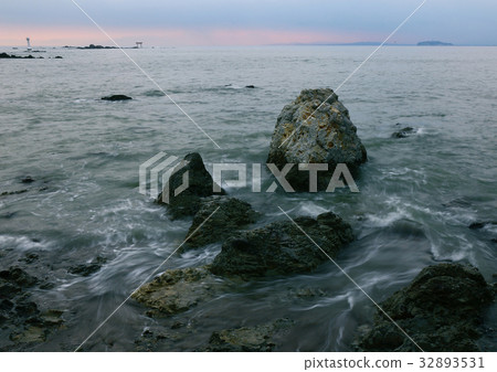 海 海 32893531