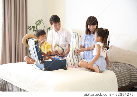 Packing family 32894275