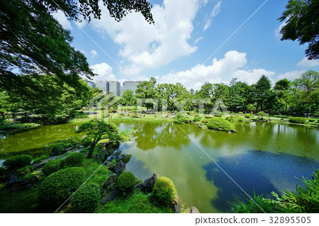 Pond of Hibiya Park Pond of Hibiya Park 32895505
