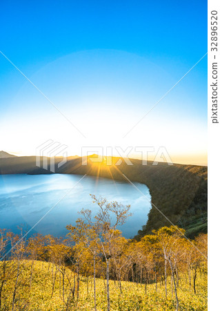 “北海道”摩週湖“黎明” 32896520