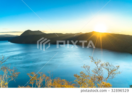 “北海道”摩週湖“黎明” 32896529