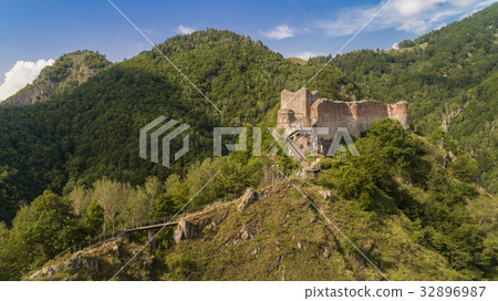 ruined Poenari Castle on Mount Cetatea in Romania ruined Poenari Castle on Mount Cetatea in Romania 32896987