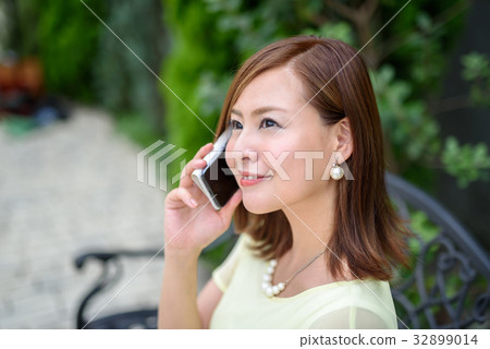 Young lady smaho Young lady smaho 32899014