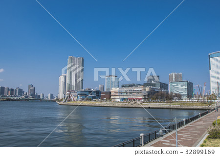Haruhama Bridge Park and Toyosu Buildings Group 32899169