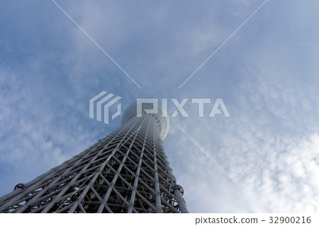 Tokyo Sky Tree stretching above the clouds Tokyo Sky Tree stretching above the clouds 32900216