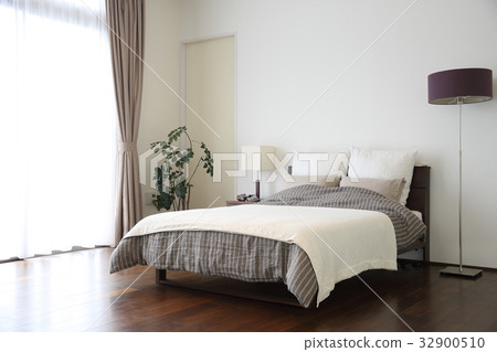 The bedroom  32900510