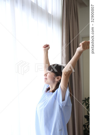 A woman growing A woman growing 32900807