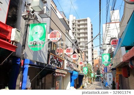 文教區地藏通購物街 文教區地藏通購物街 32901374