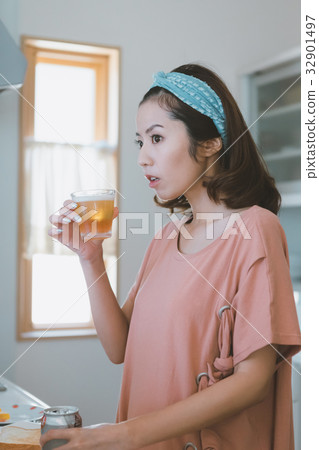 kitchen de ranker, Housewife, housewife 32901497