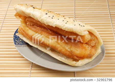 clay oven rolls  and fried bread stick 32901796